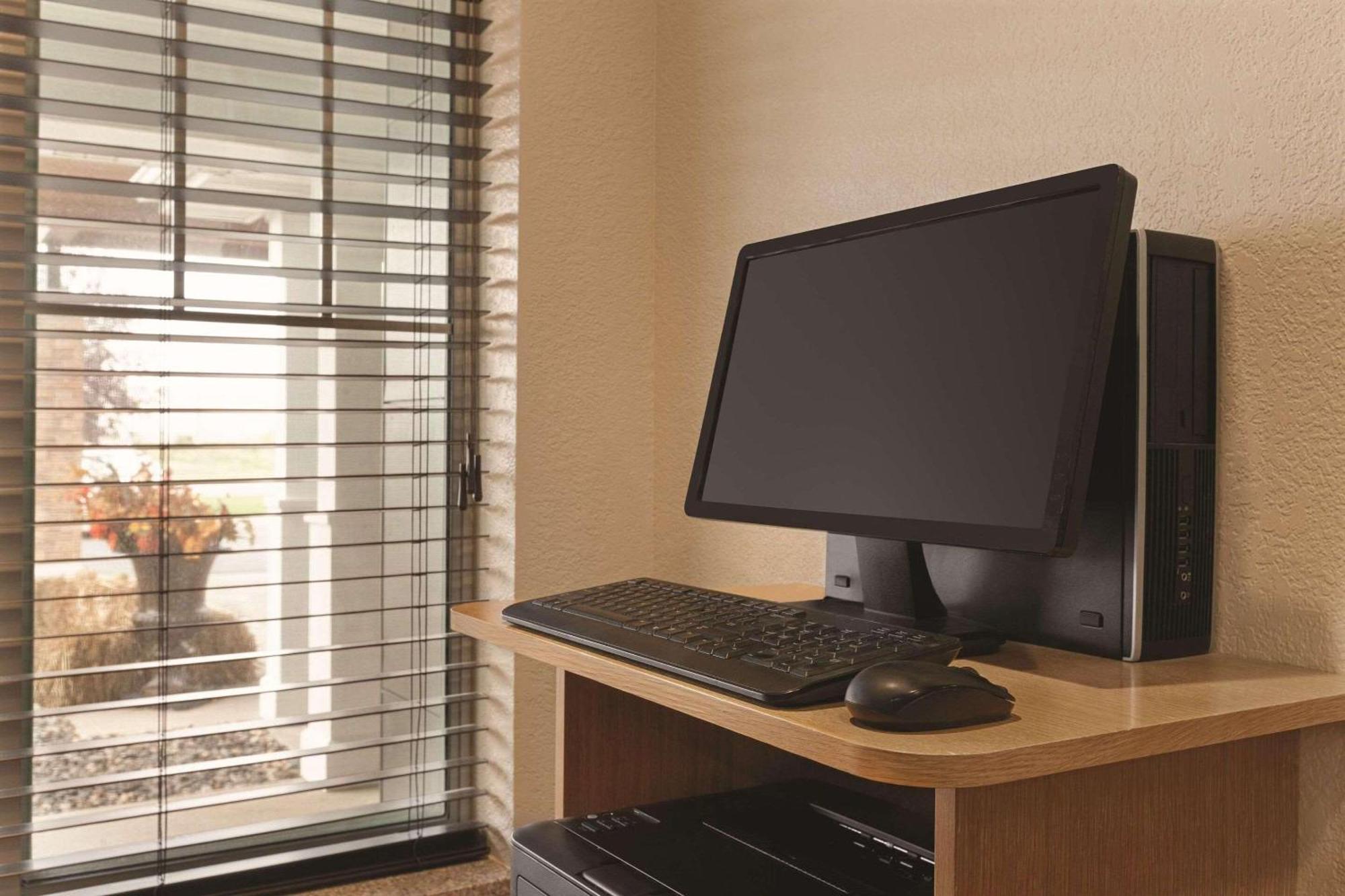 Country Inn & Suites By Radisson, Willmar, Mn Esterno foto