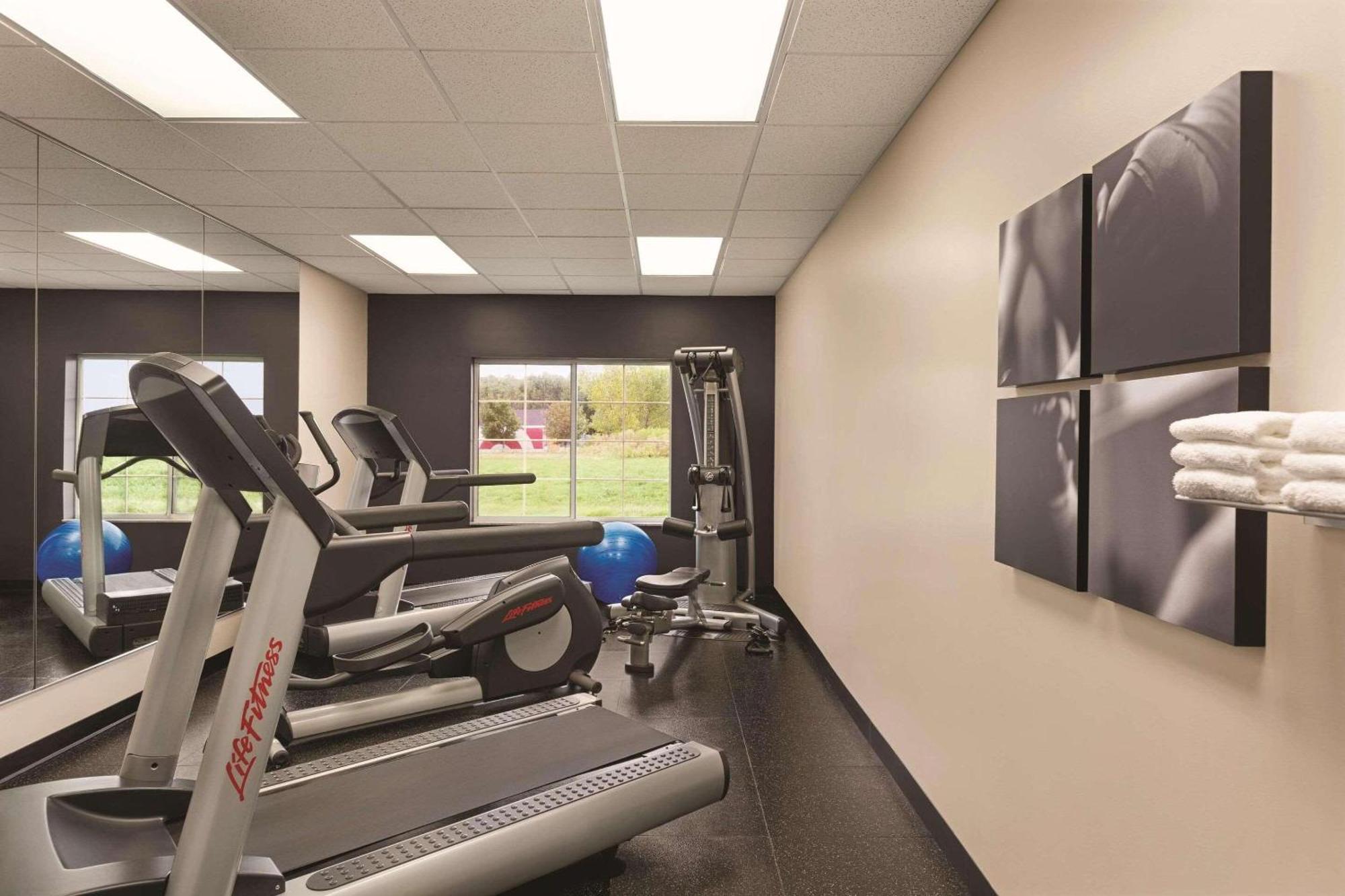 Country Inn & Suites By Radisson, Willmar, Mn Esterno foto