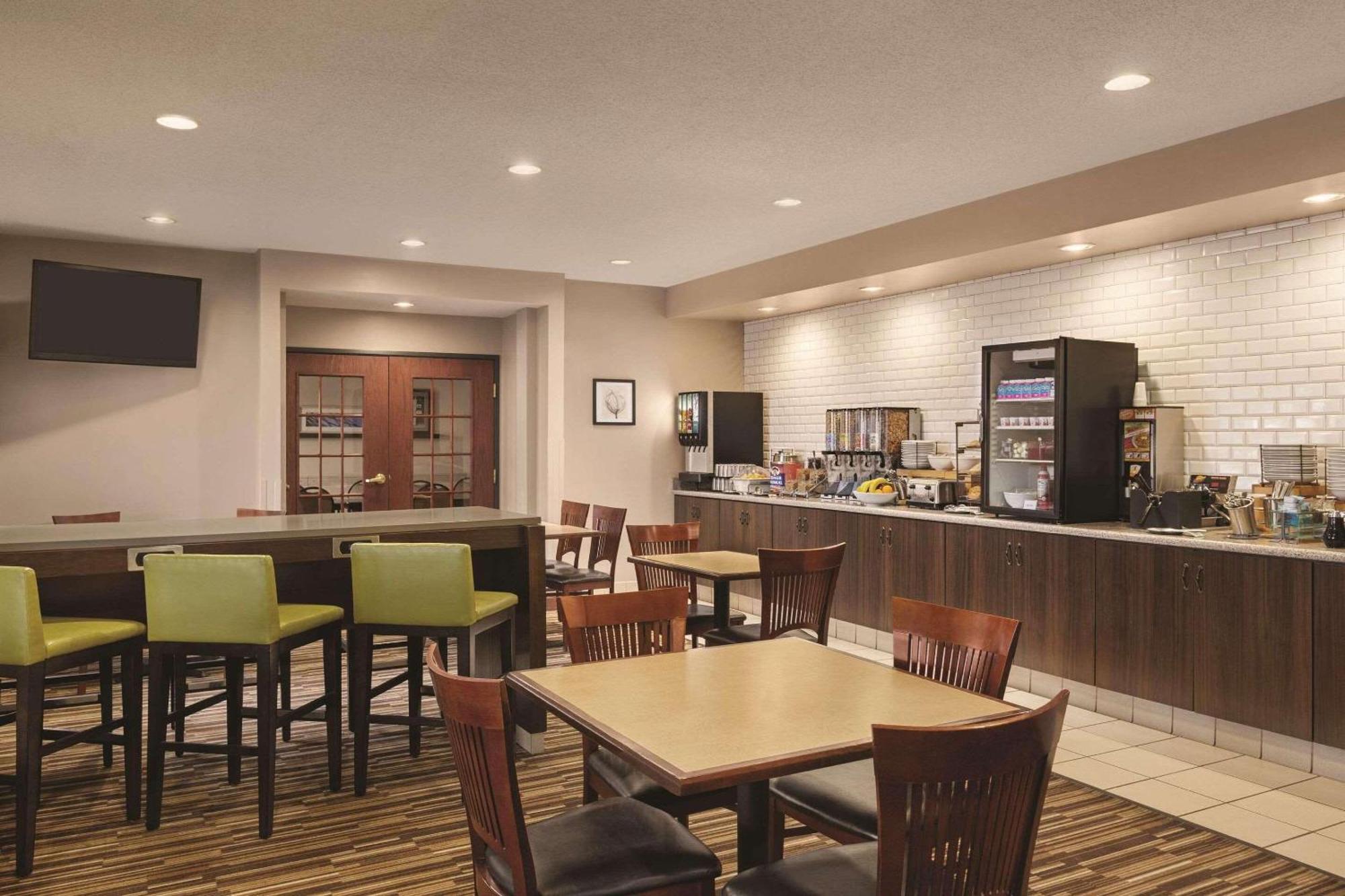 Country Inn & Suites By Radisson, Willmar, Mn Esterno foto