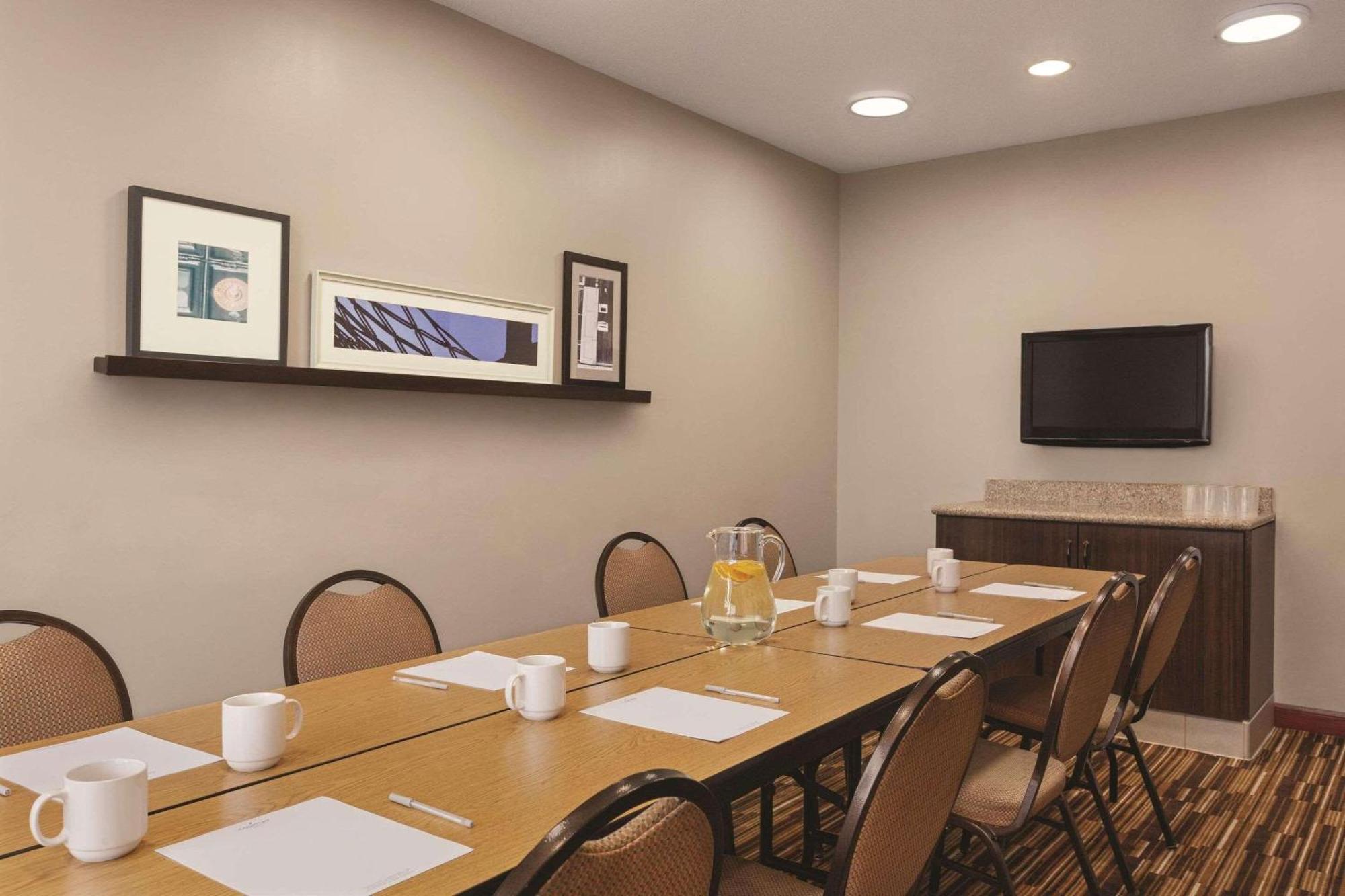 Country Inn & Suites By Radisson, Willmar, Mn Esterno foto