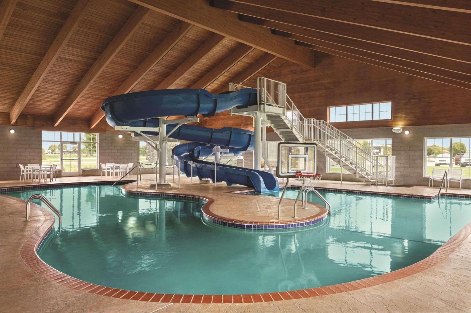 Country Inn & Suites By Radisson, Willmar, Mn Esterno foto